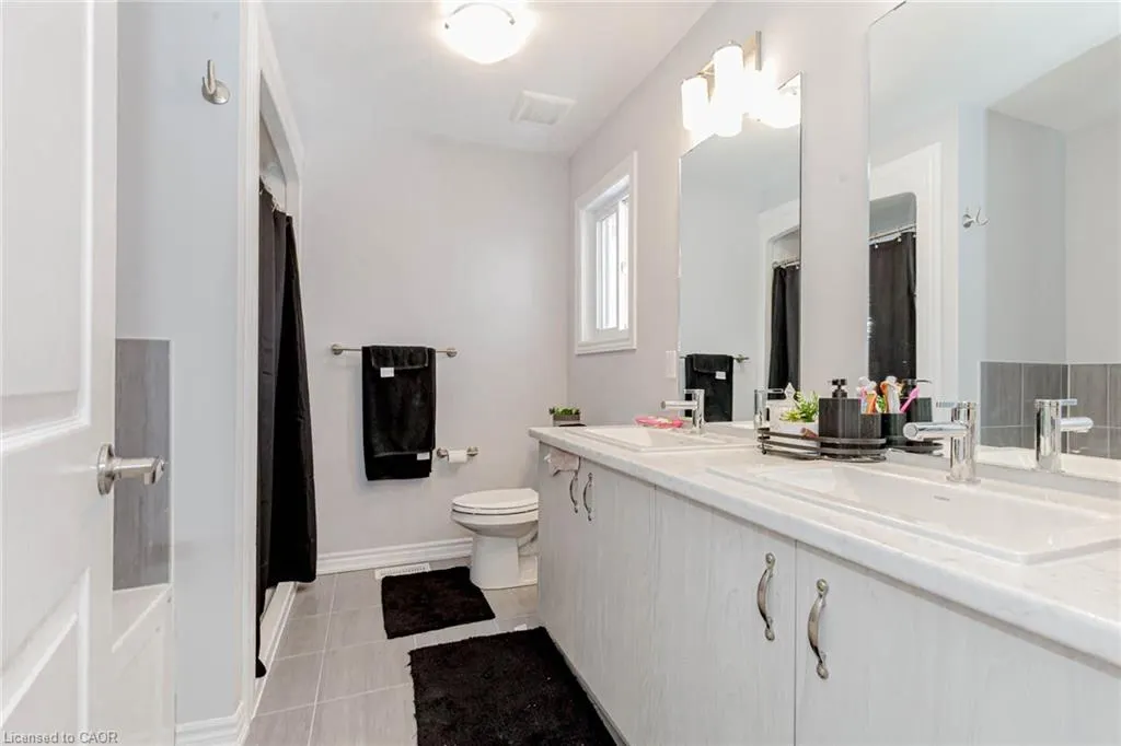 87 Renfrew Trail