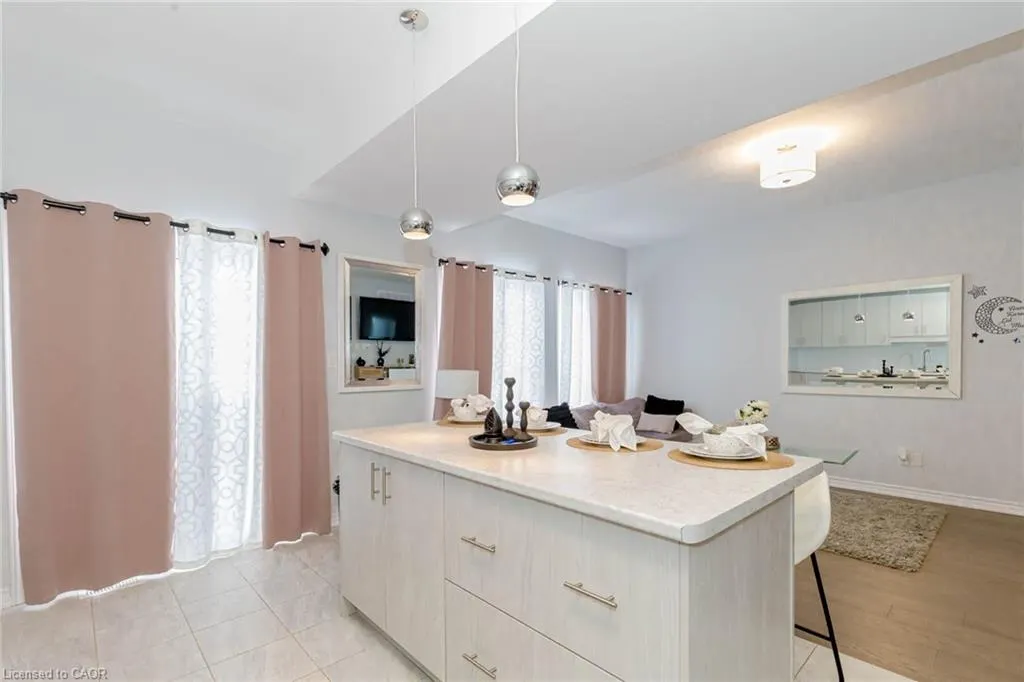 87 Renfrew Trail