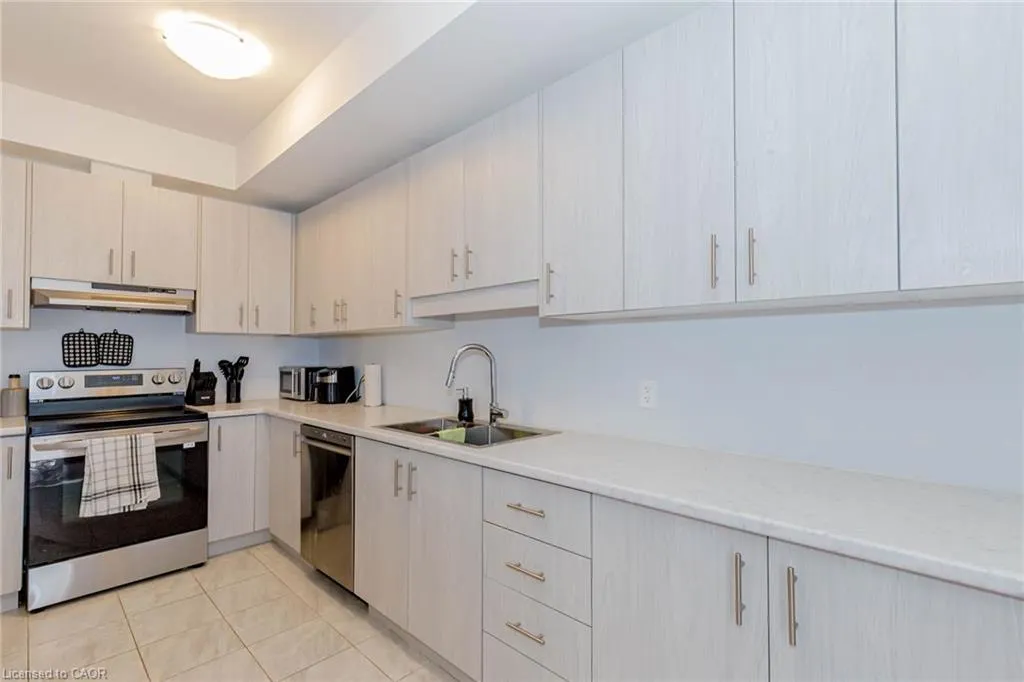 87 Renfrew Trail