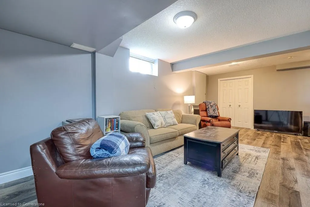149 Snyder's Street E, #9