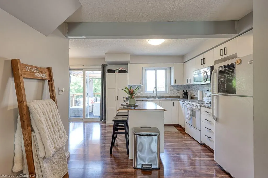 149 Snyder's Street E, #9