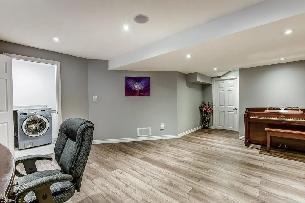 35 Dredge Court