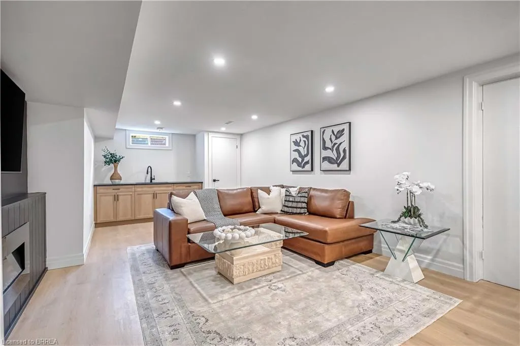 53 Greenfield Road