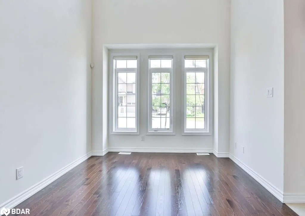 53 Rugman Crescent