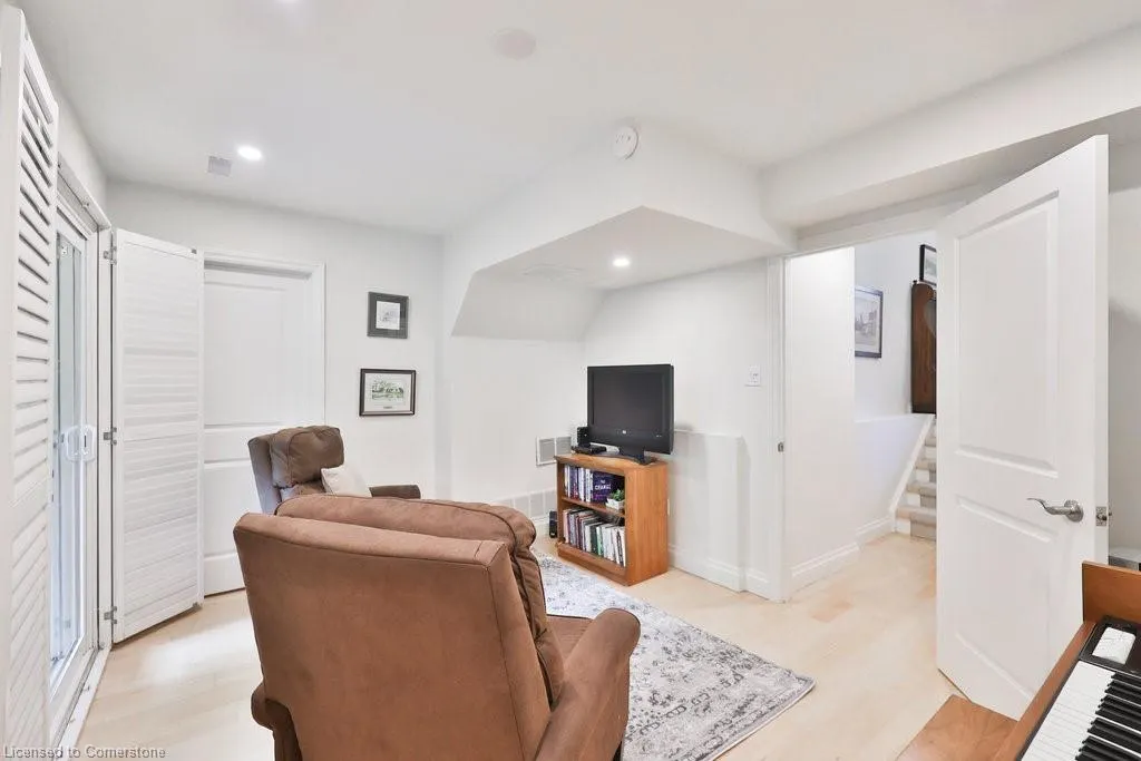 2264 Marine Drive