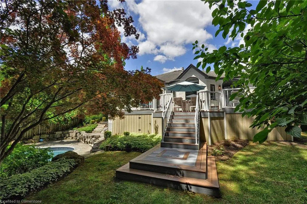 27 Woodmans Court