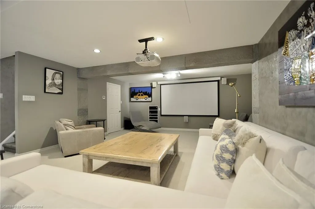 27 Woodmans Court