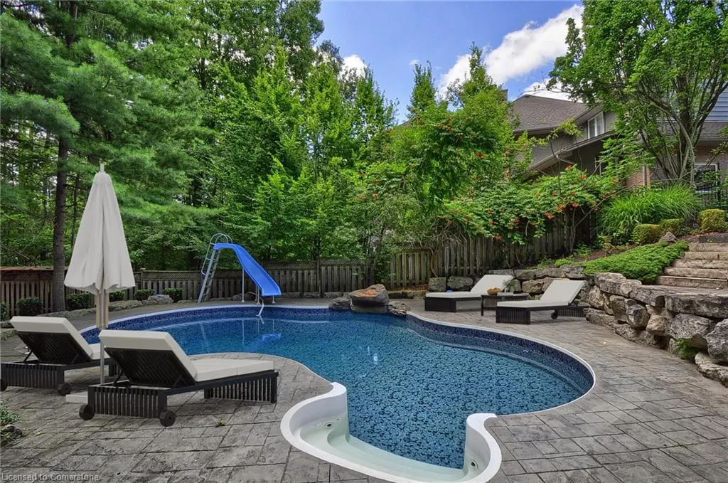 27 Woodmans Court
