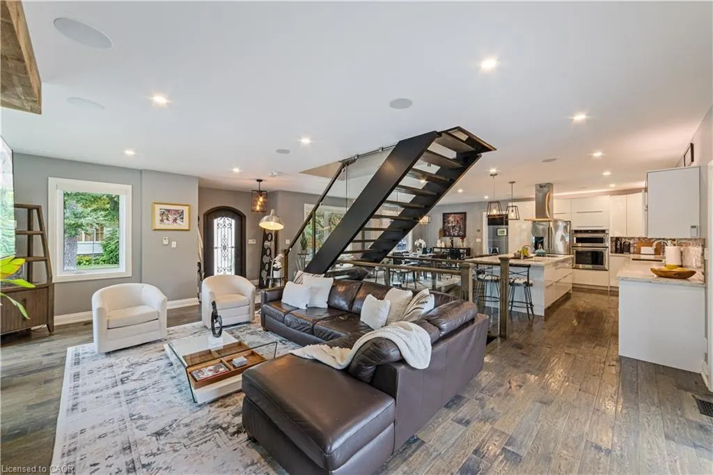 535 Locust Street
