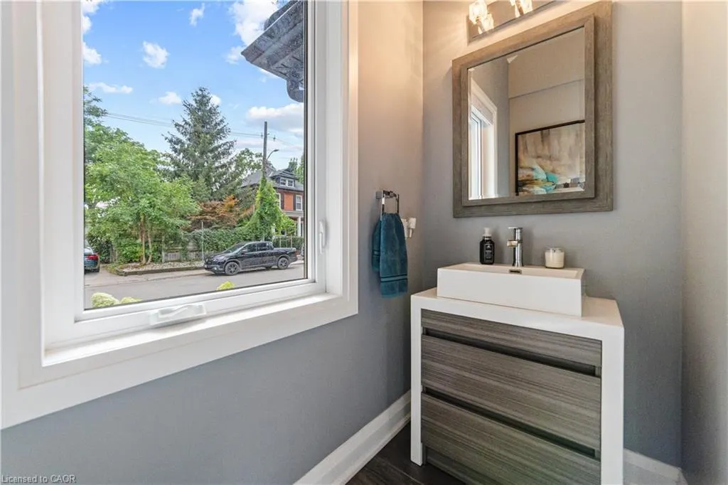 535 Locust Street