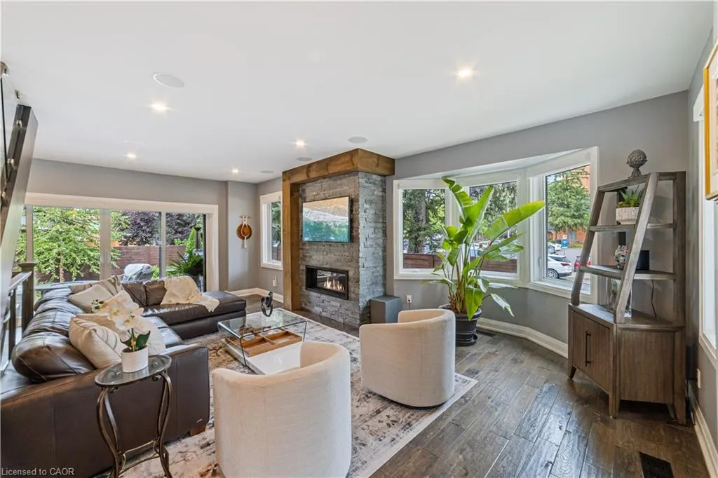 535 Locust Street