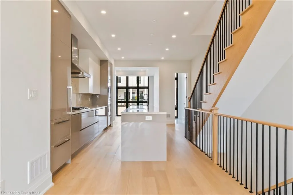 138 East Street, #4