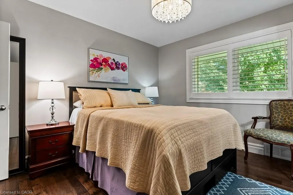 2 Lynnwood Avenue