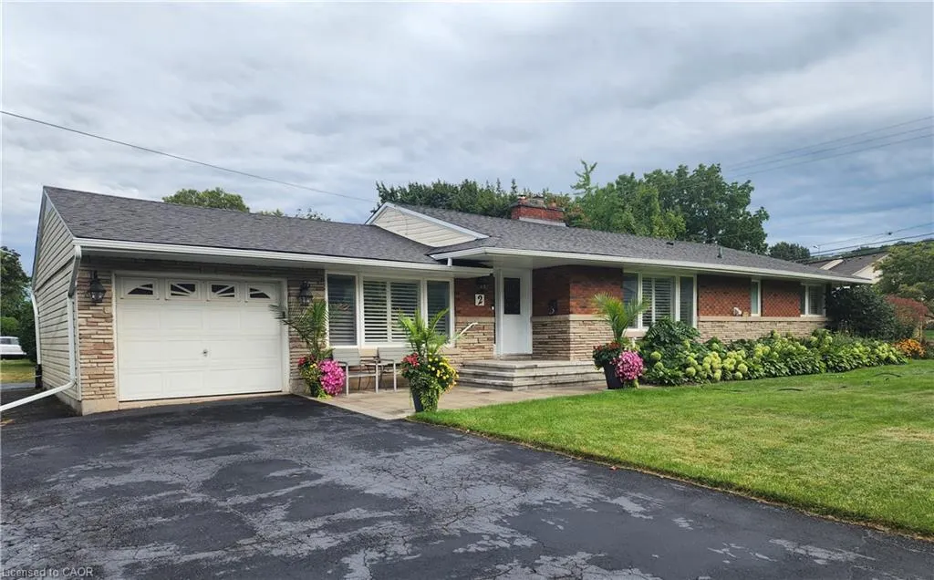 2 Lynnwood Avenue