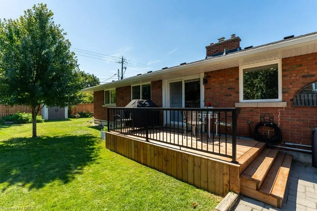 2 Lynnwood Avenue