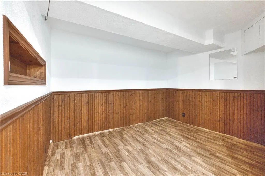 28 Underhill Crescent, #8