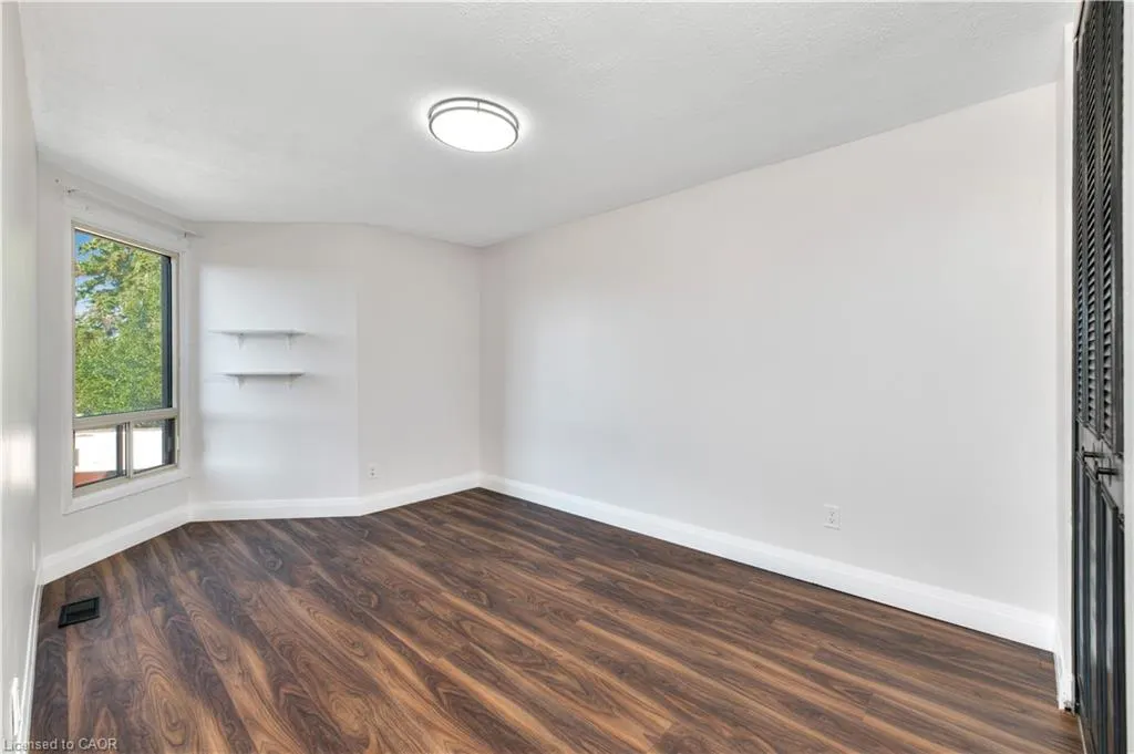 28 Underhill Crescent, #8