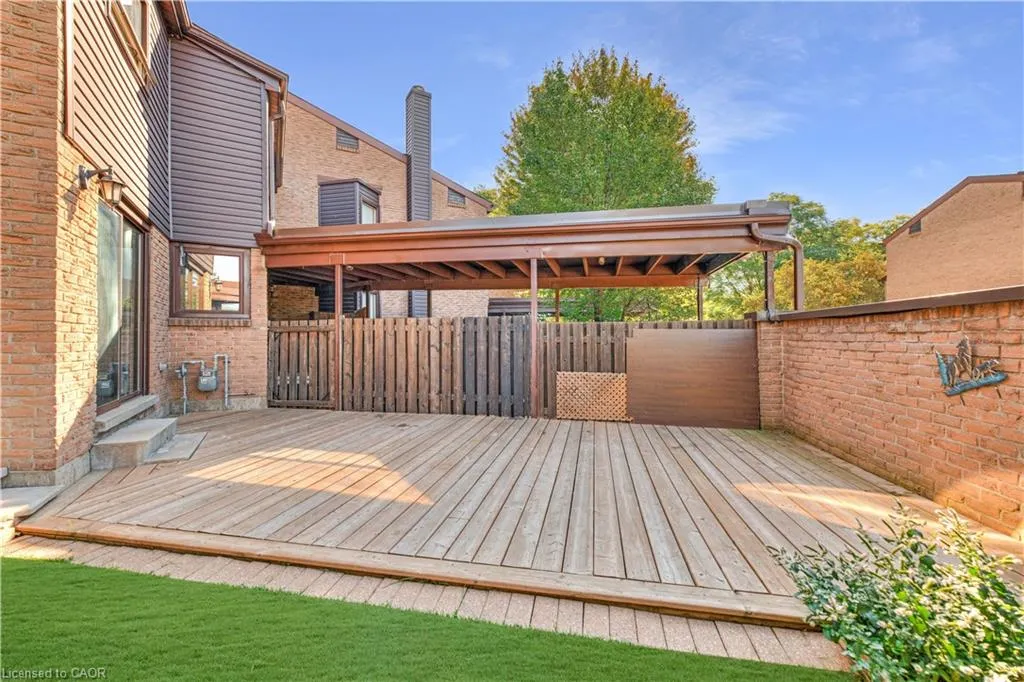 28 Underhill Crescent, #8