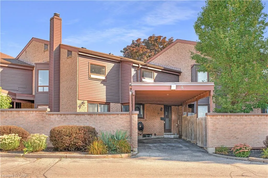28 Underhill Crescent, #8