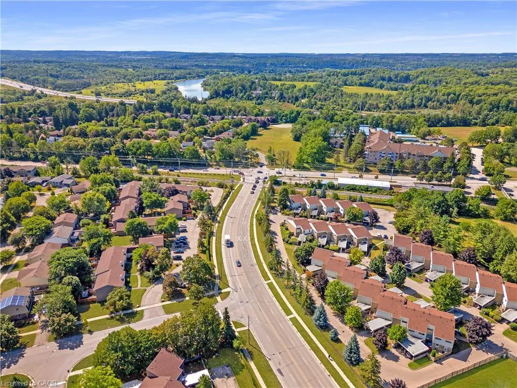 28 Underhill Crescent, #8