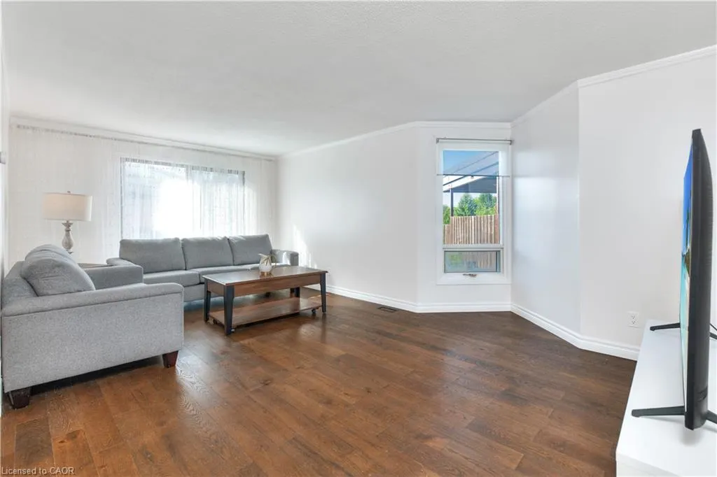 28 Underhill Crescent, #8