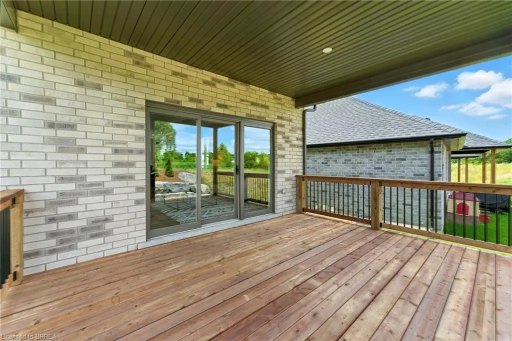 102 Vanrooy Trail