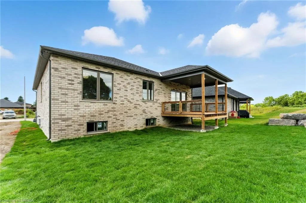 102 Vanrooy Trail