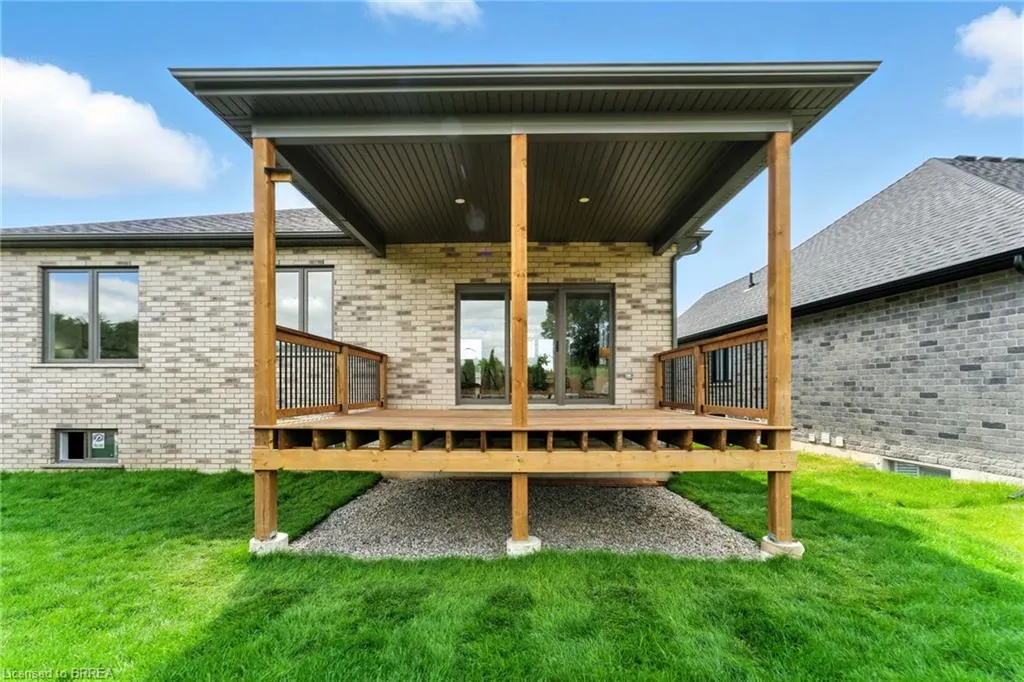 102 Vanrooy Trail