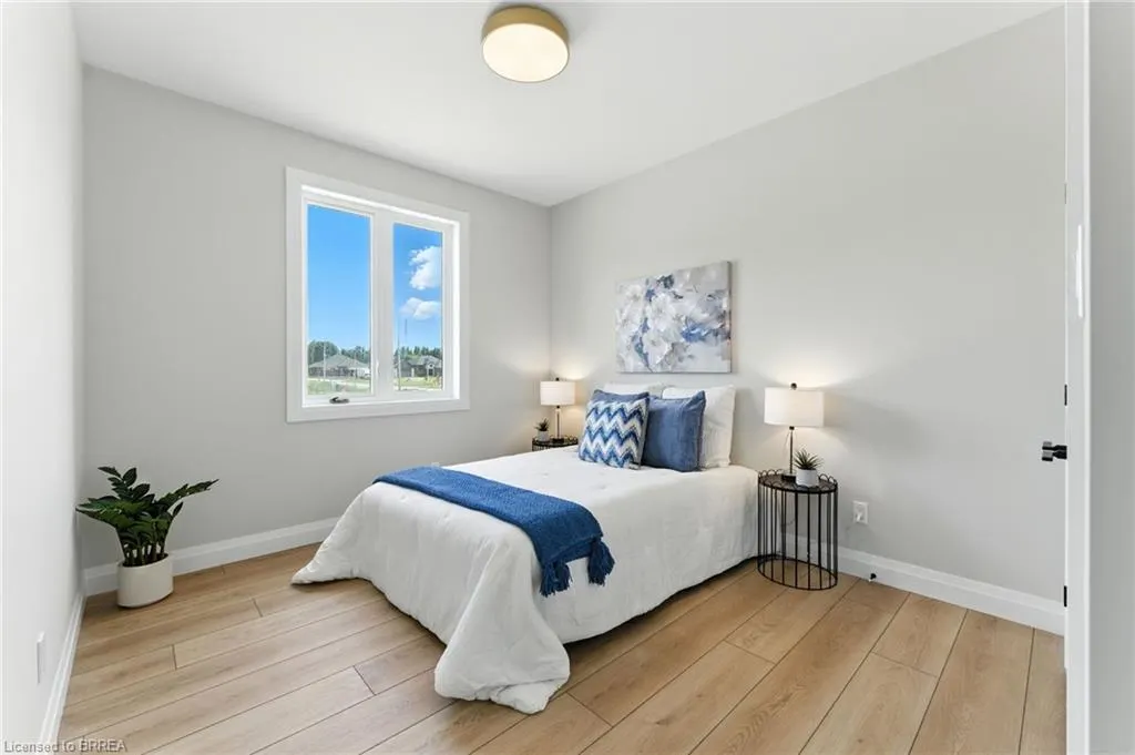 102 Vanrooy Trail