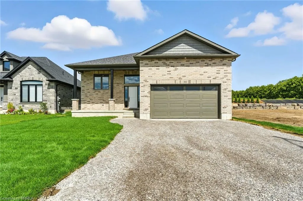 102 Vanrooy Trail