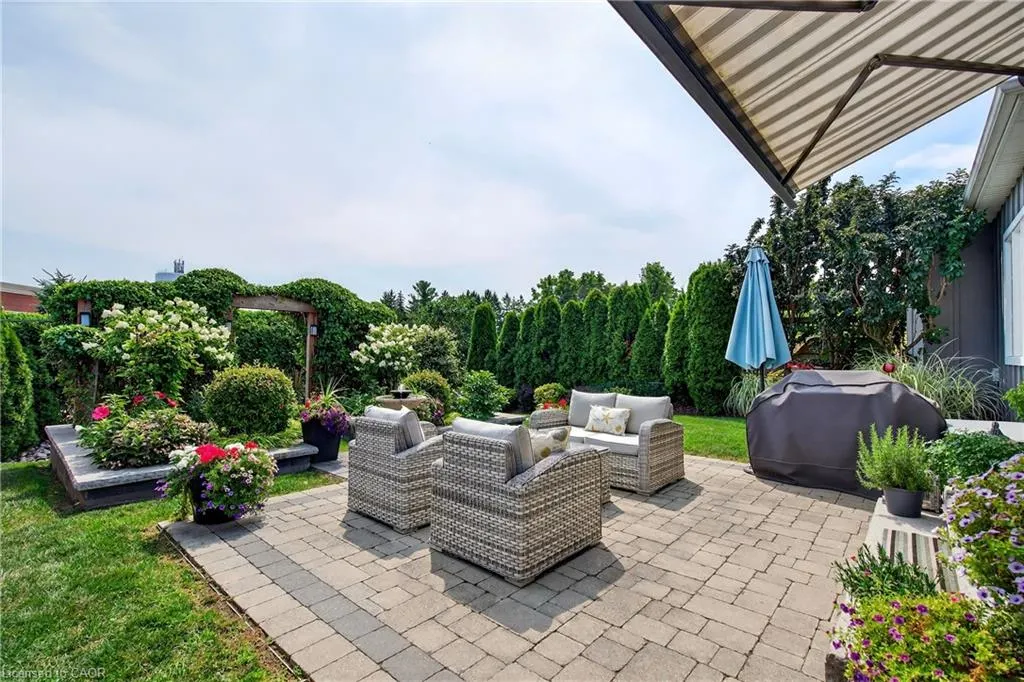 25 Pierpoint Drive