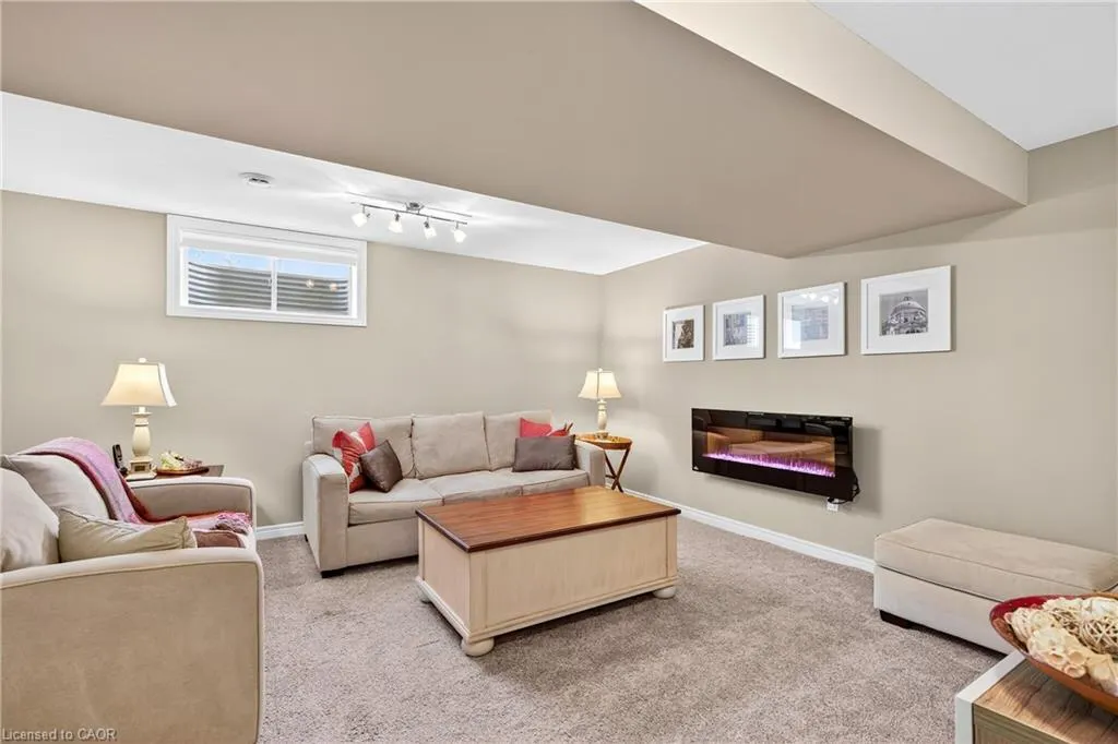 25 Pierpoint Drive