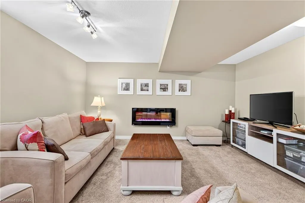 25 Pierpoint Drive