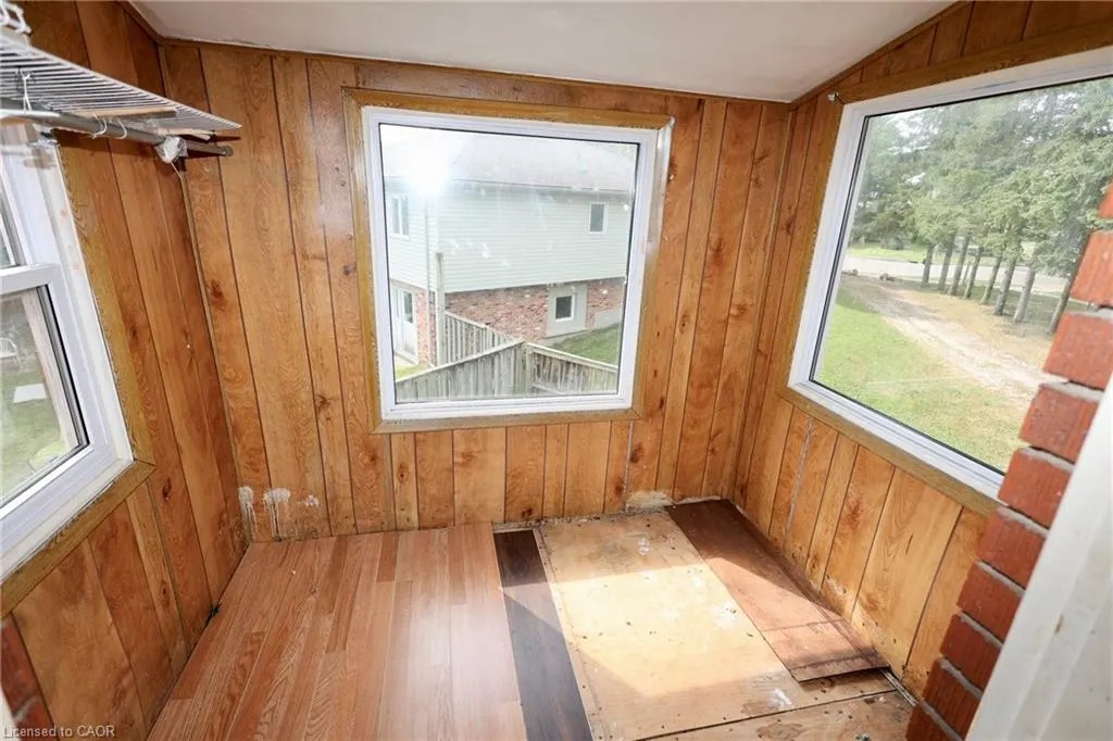 429 Erb Street W