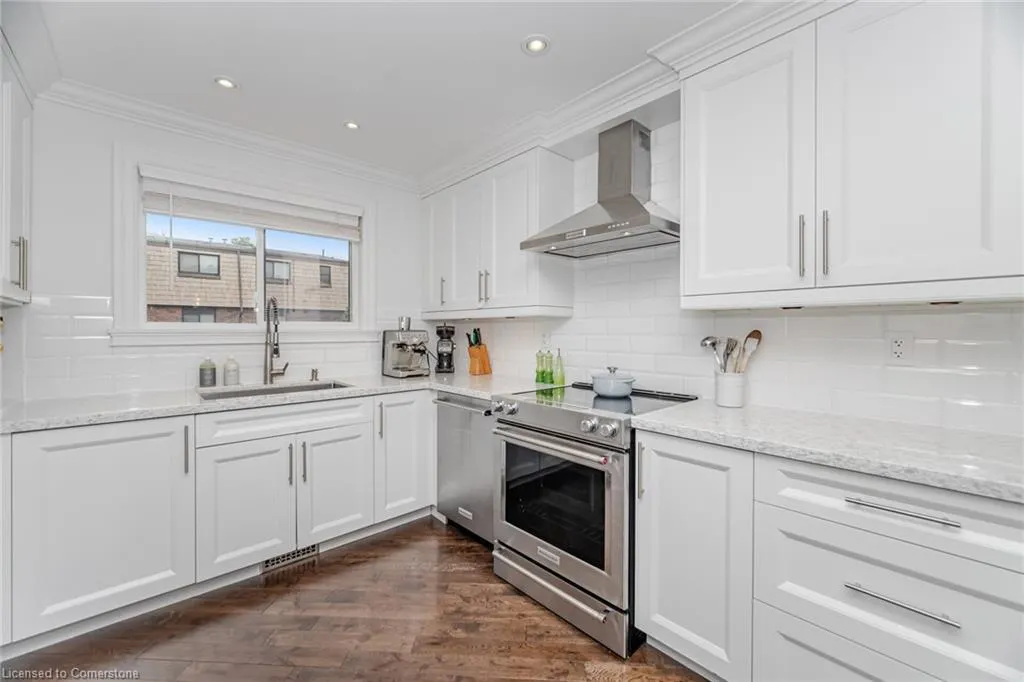 1520 Sixth Line, #20
