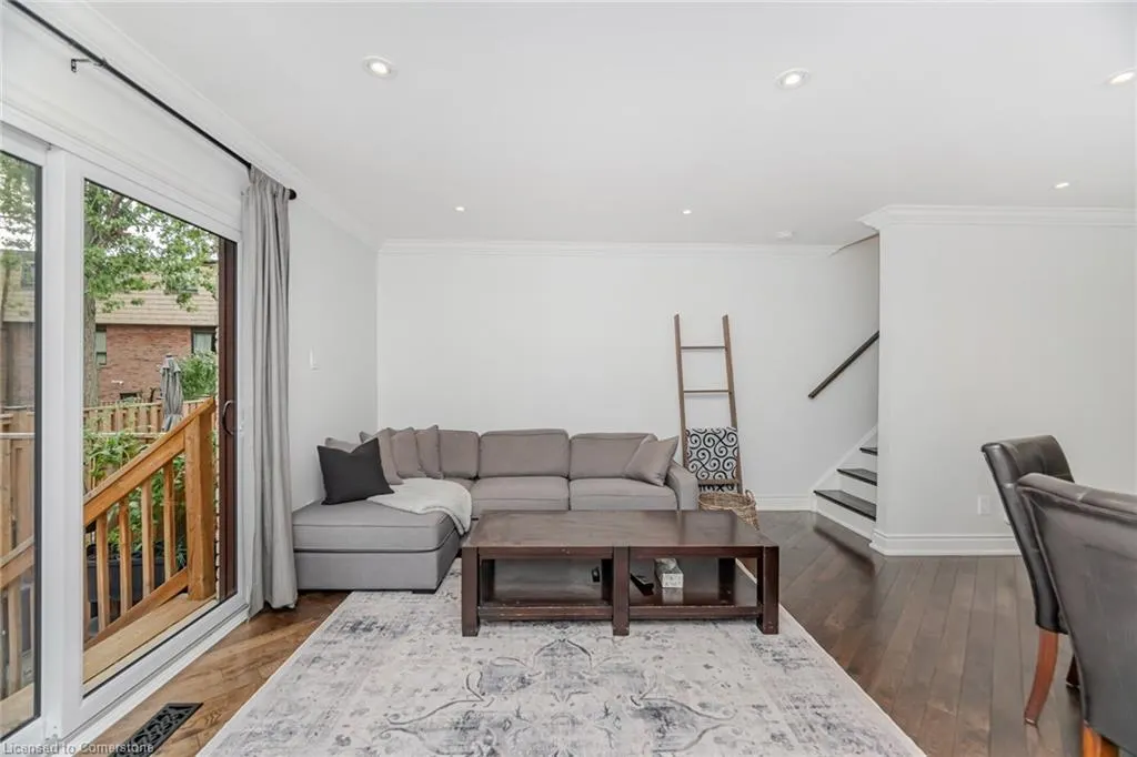 1520 Sixth Line, #20
