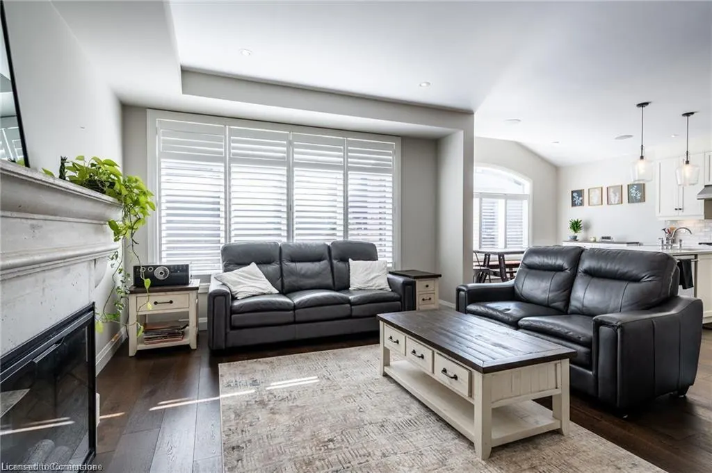 270 Main Street W, #16