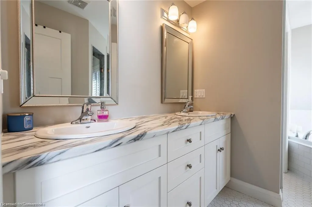 270 Main Street W, #16