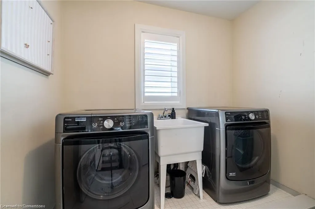 270 Main Street W, #16