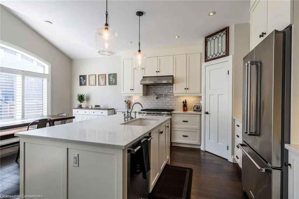 270 Main Street W, #16