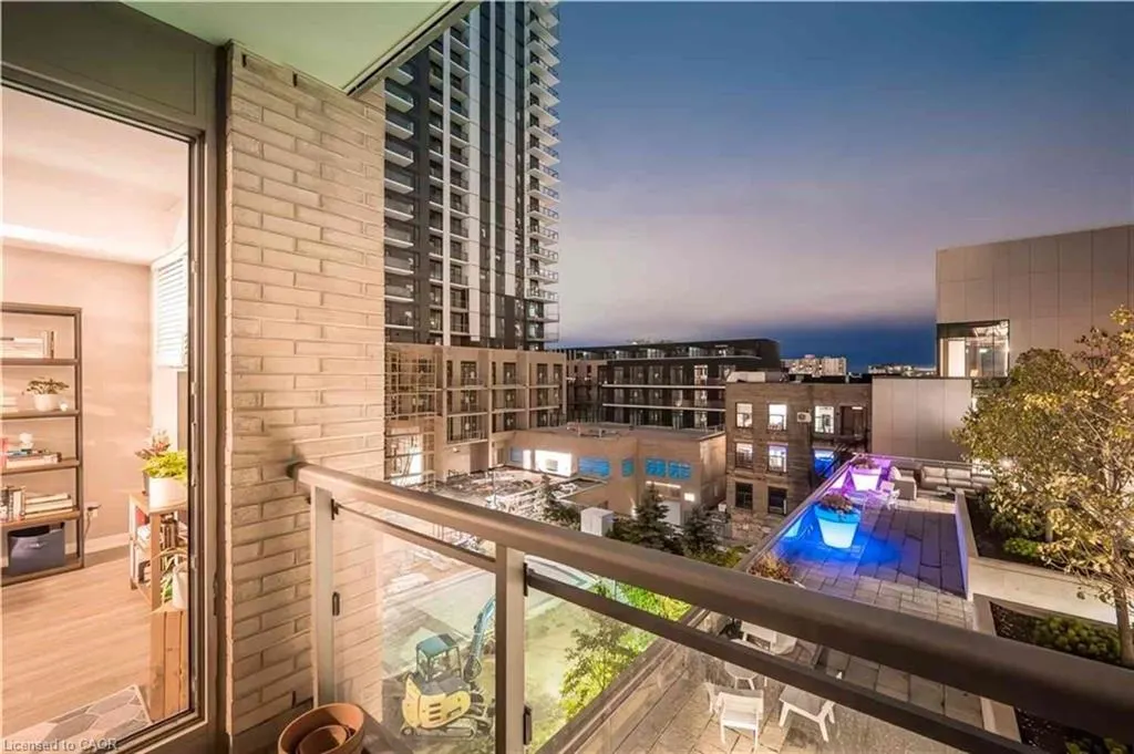 85 Duke Street W, #409