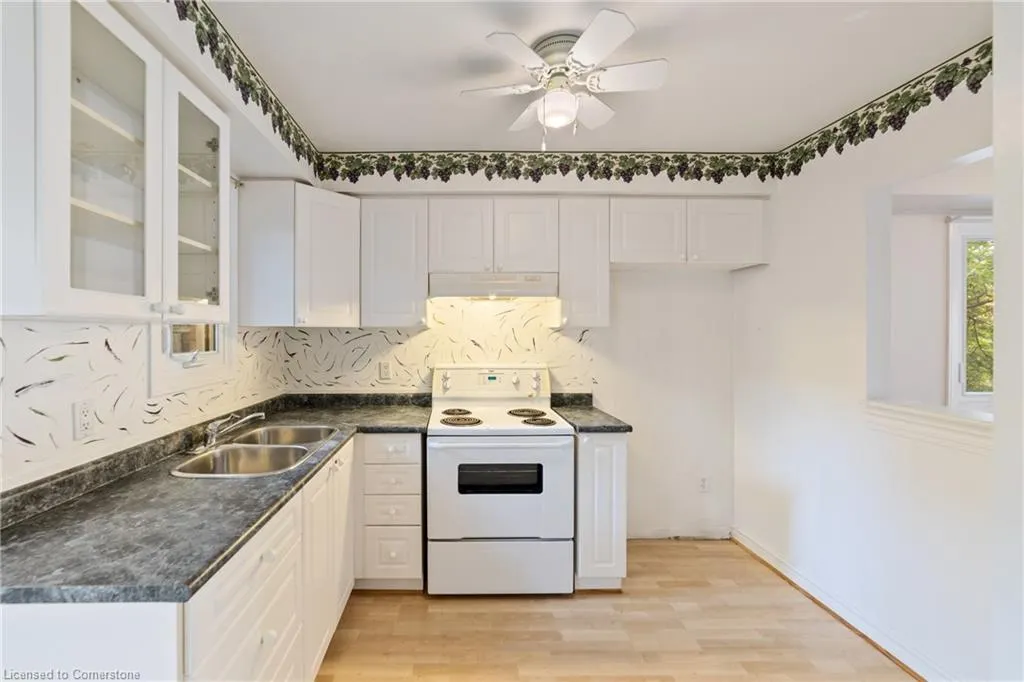 895 Maple Avenue, #101