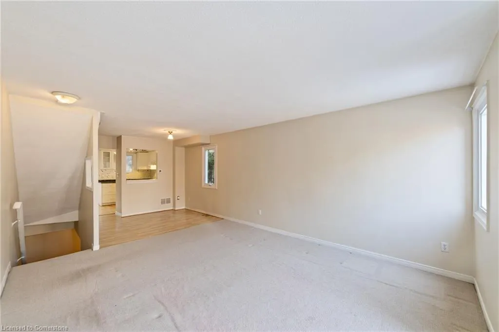 895 Maple Avenue, #101