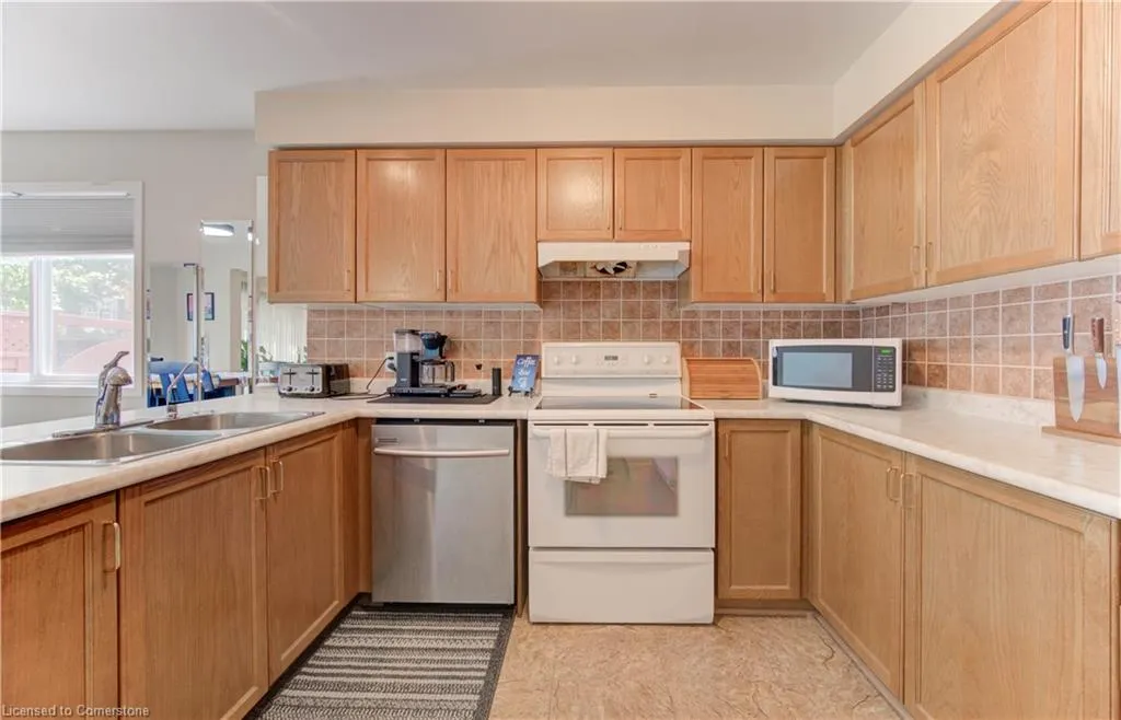916 Veronica Court