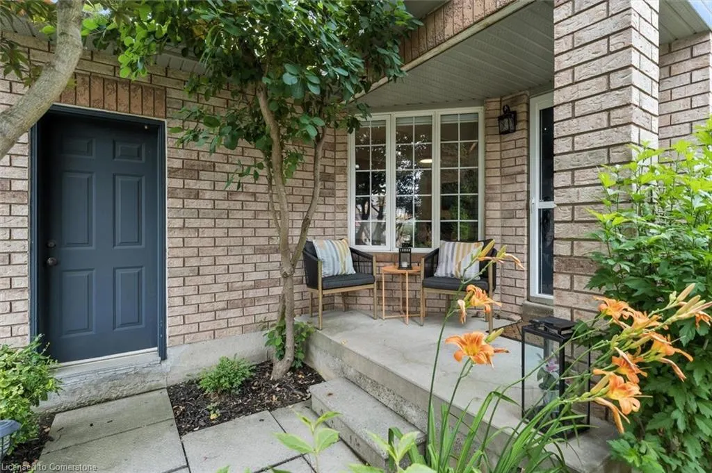 151 Mowat Crescent