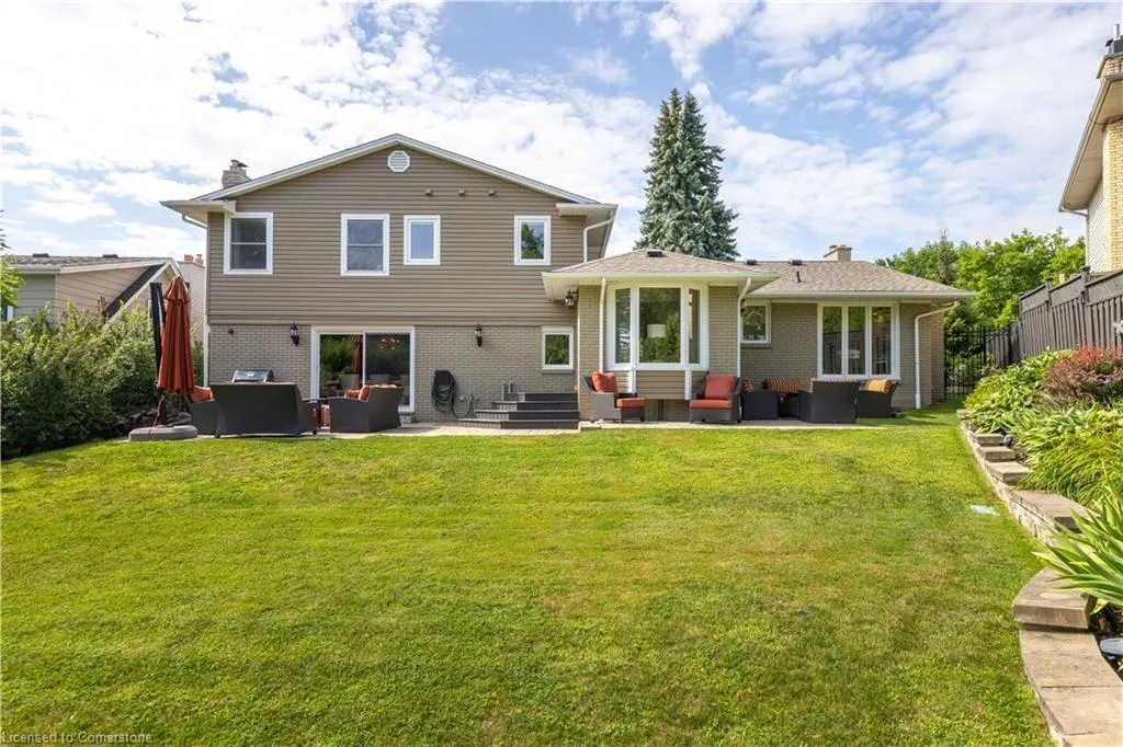 2119 Agincourt Crescent