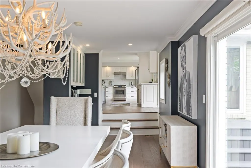 2119 Agincourt Crescent
