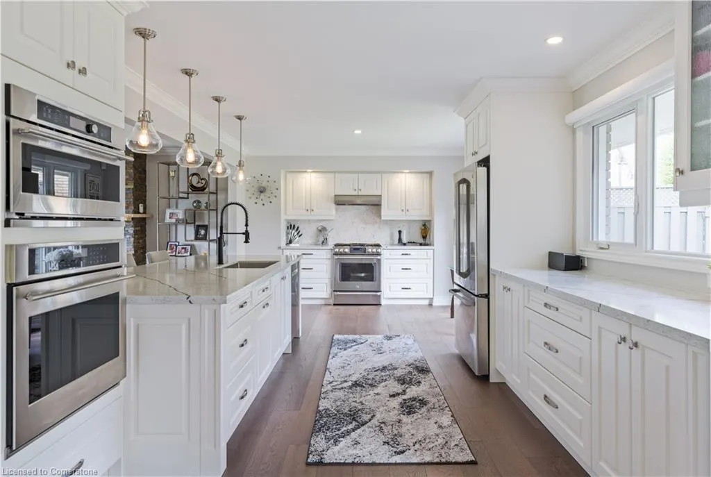 2119 Agincourt Crescent