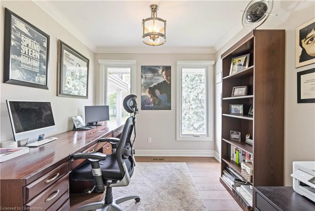 2119 Agincourt Crescent