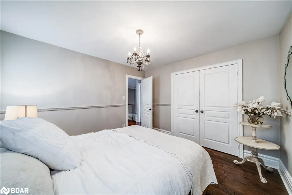 88 Stonecliffe Crescent